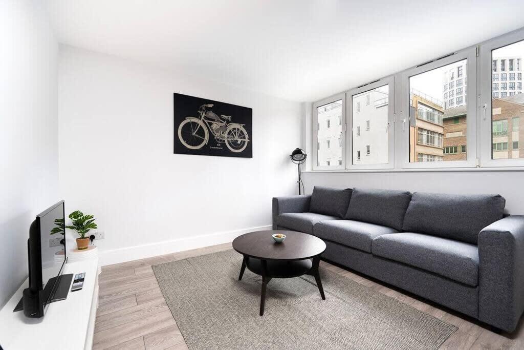 Charming Apartment In The Pleydell Estate London Exterior photo