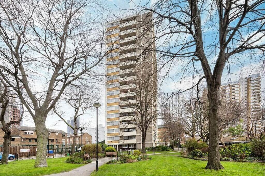 Charming Apartment In The Pleydell Estate London Exterior photo